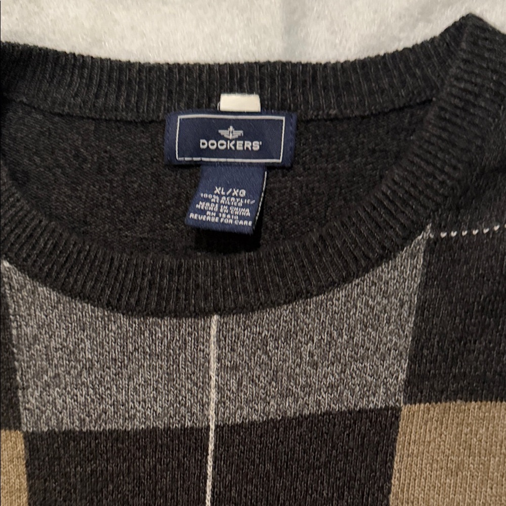 Dockers Men's Crewneck Argyle Plaid Sweater - Black, Brown, Gray - Picture 2 of 3